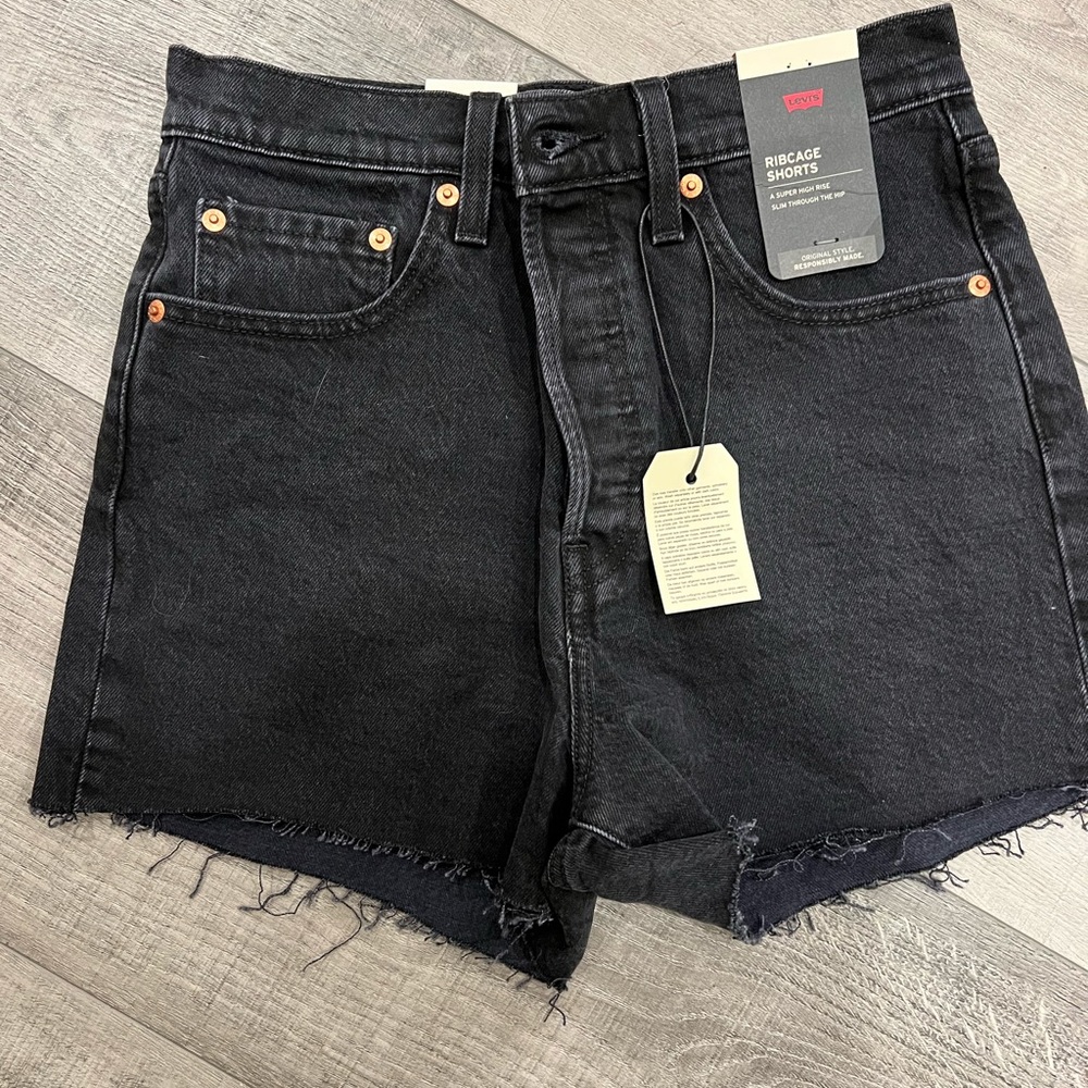 Levi’s Ribcage High Waisted Shorts
